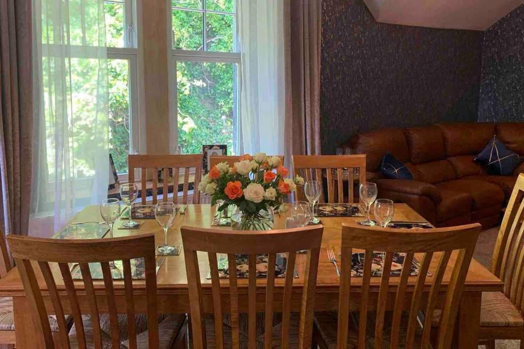 Chandlers Apartment Ascog Екстериор снимка